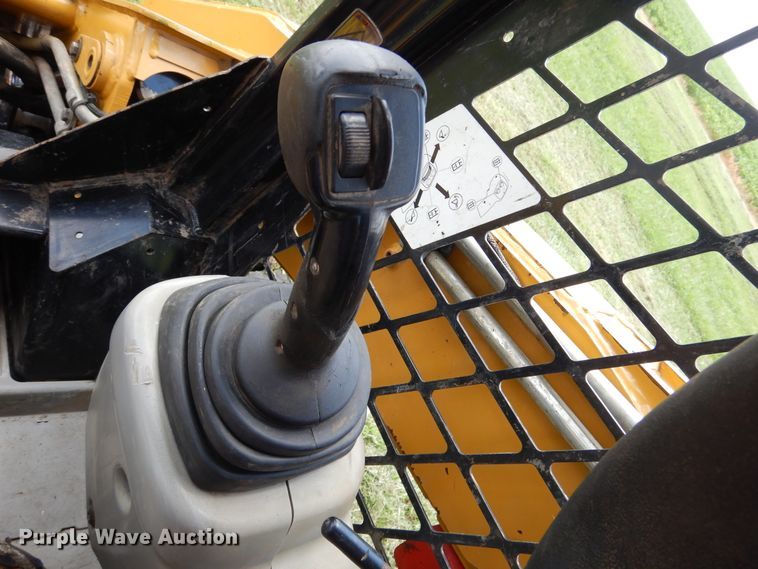 image for item GL9759 2012 Caterpillar 272D  skid steer loader