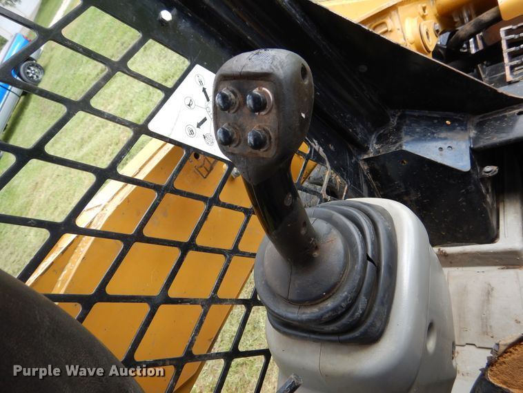 image for item GL9759 2012 Caterpillar 272D  skid steer loader