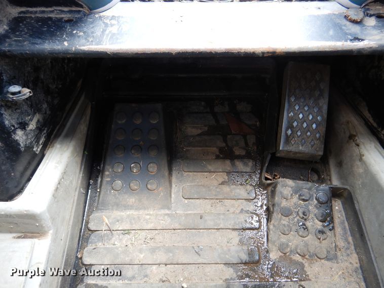 image for item GL9759 2012 Caterpillar 272D  skid steer loader