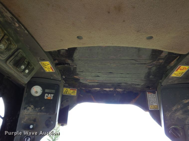 image for item GL9759 2012 Caterpillar 272D  skid steer loader