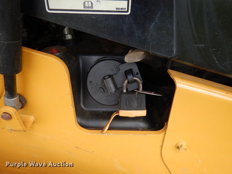 image for item GL9759 2012 Caterpillar 272D  skid steer loader