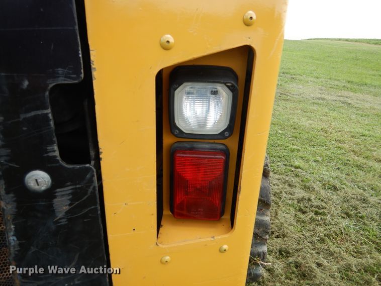 image for item GL9759 2012 Caterpillar 272D  skid steer loader