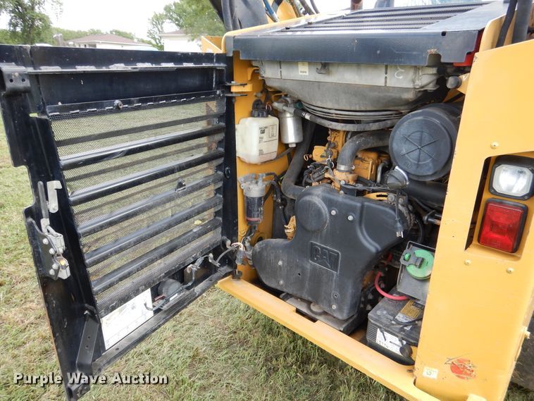 image for item GL9759 2012 Caterpillar 272D  skid steer loader