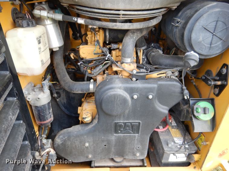 image for item GL9759 2012 Caterpillar 272D  skid steer loader