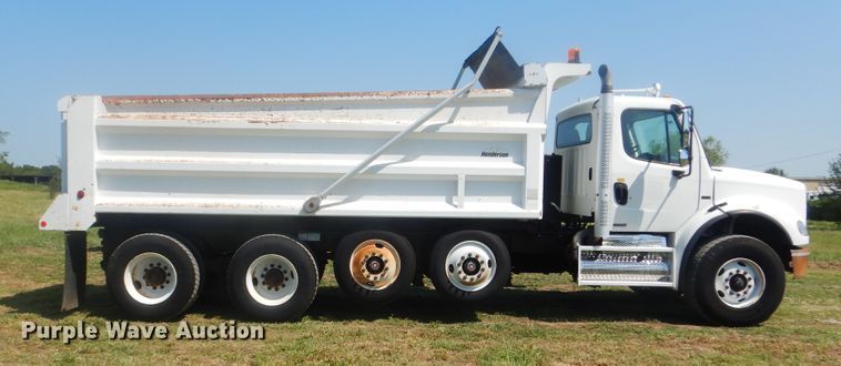 image for item GM9121 2008 Freightliner Business Class M2  dump truck