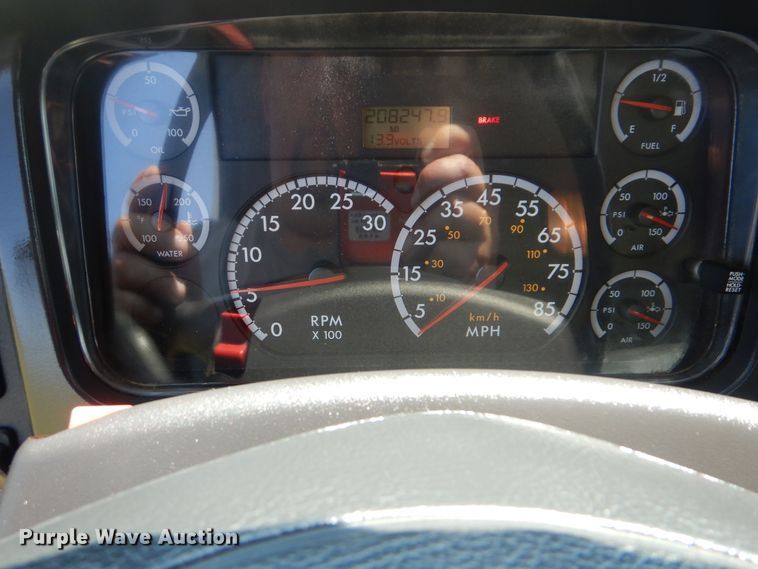 image for item GM9121 2008 Freightliner Business Class M2  dump truck