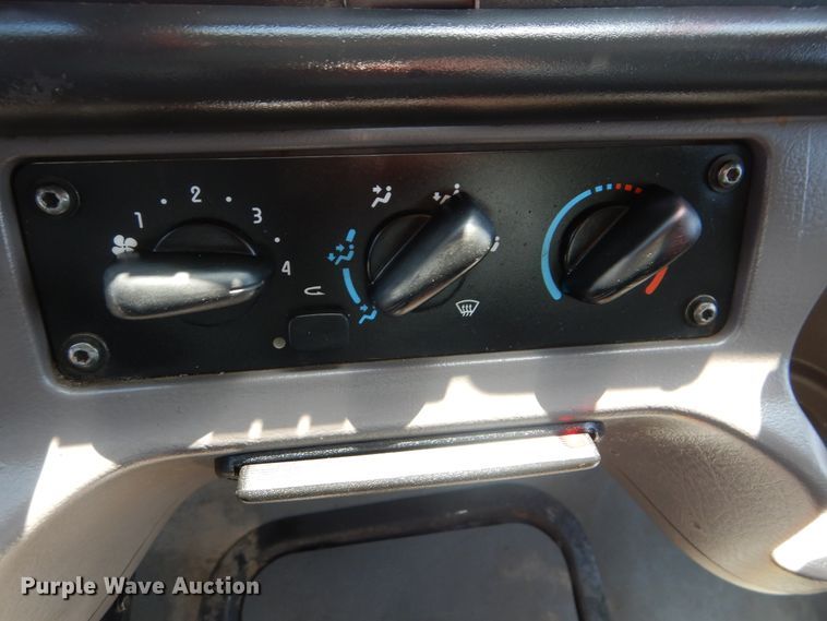 image for item GM9121 2008 Freightliner Business Class M2  dump truck