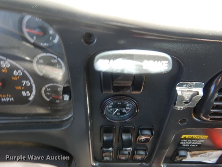 image for item GM9121 2008 Freightliner Business Class M2  dump truck