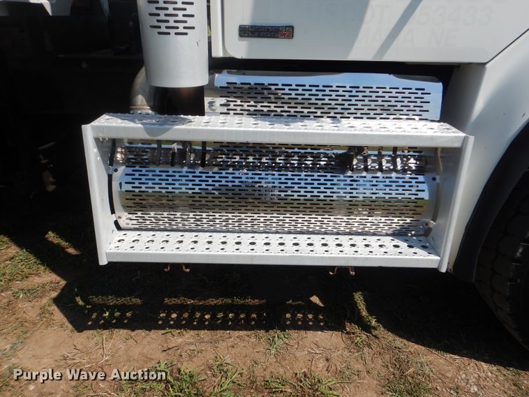 image for item GM9121 2008 Freightliner Business Class M2  dump truck