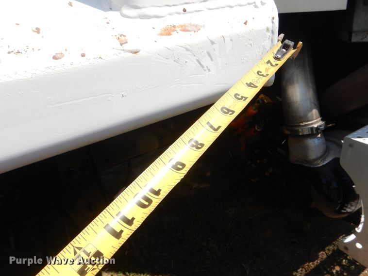 image for item GM9121 2008 Freightliner Business Class M2  dump truck