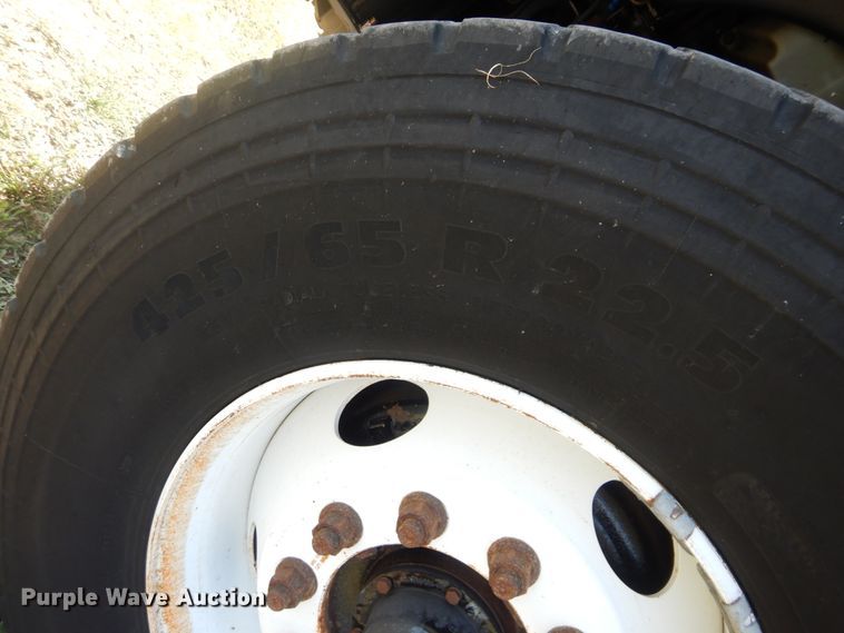 image for item GM9121 2008 Freightliner Business Class M2  dump truck