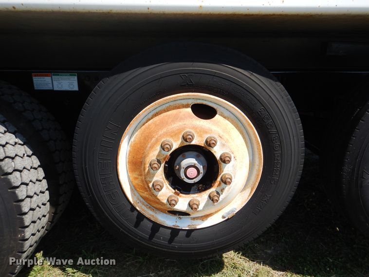 image for item GM9121 2008 Freightliner Business Class M2  dump truck