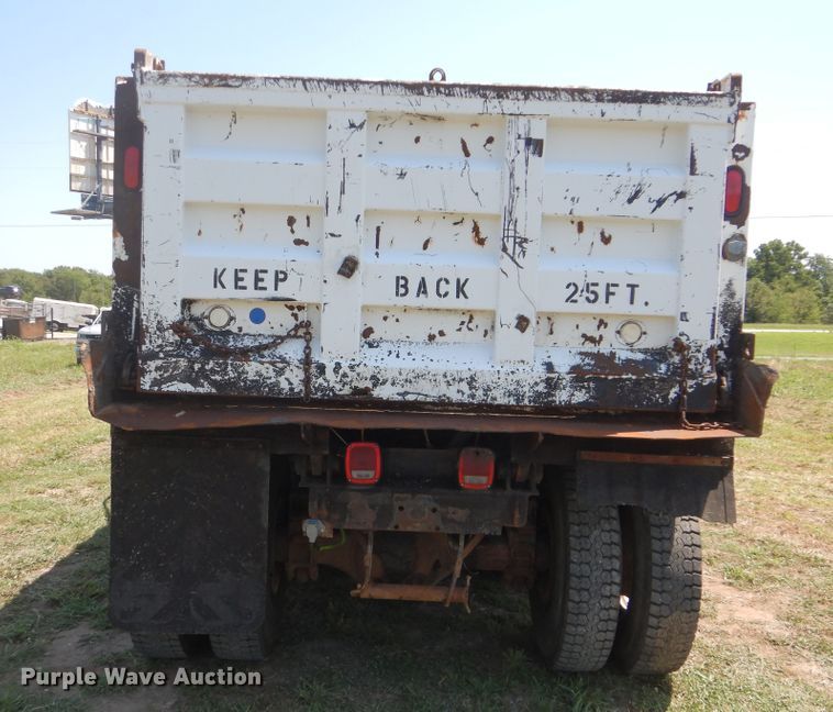 image for item GM9122 2007 Sterling L-Line  dump truck