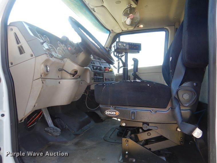 image for item GM9122 2007 Sterling L-Line  dump truck