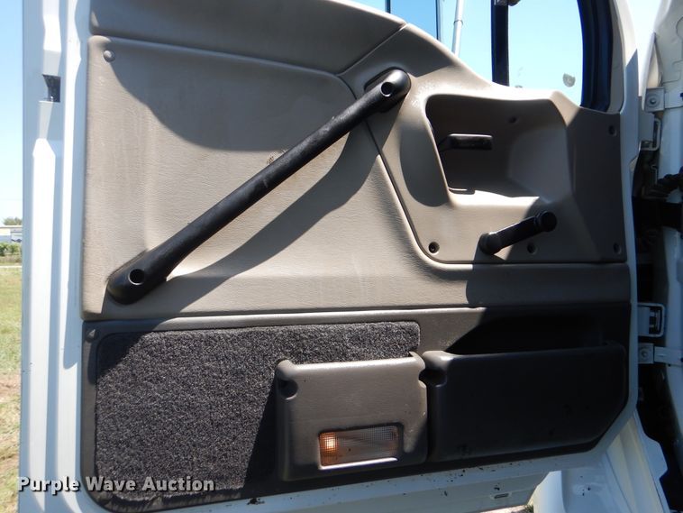 image for item GM9122 2007 Sterling L-Line  dump truck