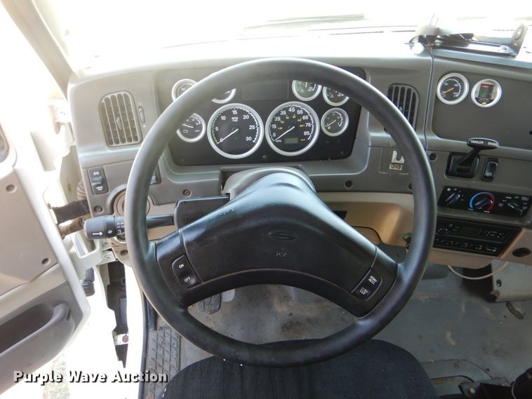 image for item GM9122 2007 Sterling L-Line  dump truck