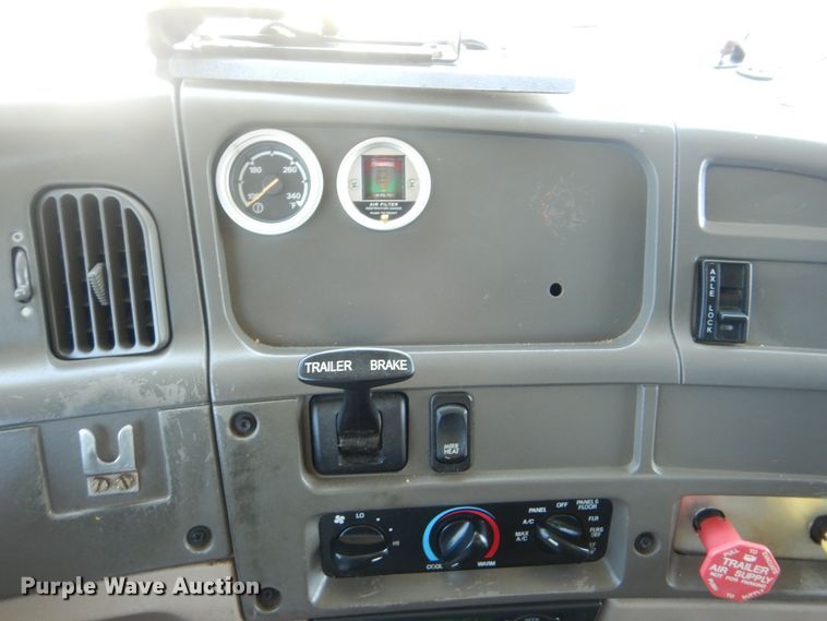 image for item GM9122 2007 Sterling L-Line  dump truck