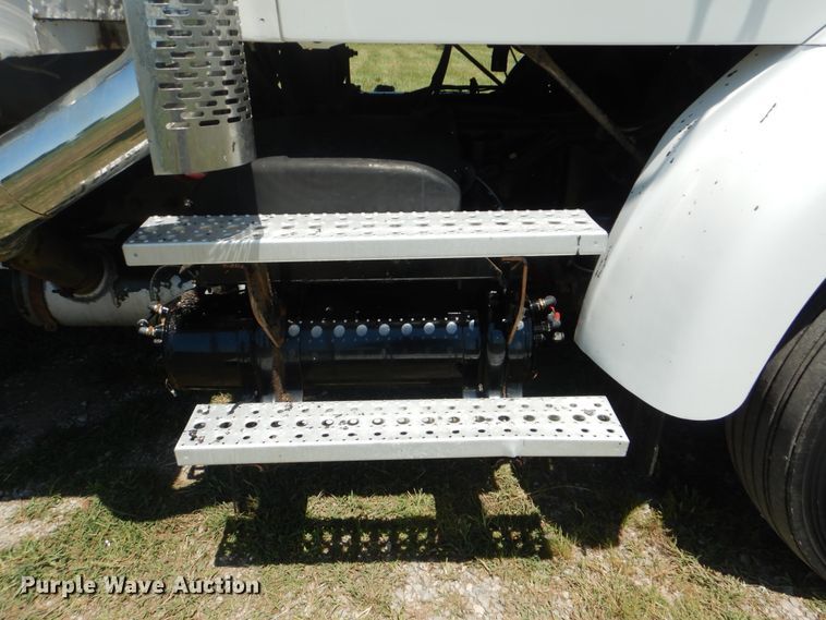 image for item GM9122 2007 Sterling L-Line  dump truck