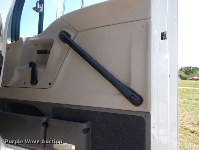 image for item GM9122 2007 Sterling L-Line  dump truck