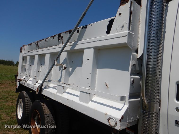 image for item GM9122 2007 Sterling L-Line  dump truck