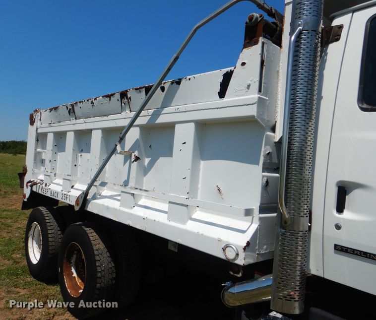 image for item GM9122 2007 Sterling L-Line  dump truck