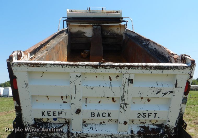 image for item GM9122 2007 Sterling L-Line  dump truck