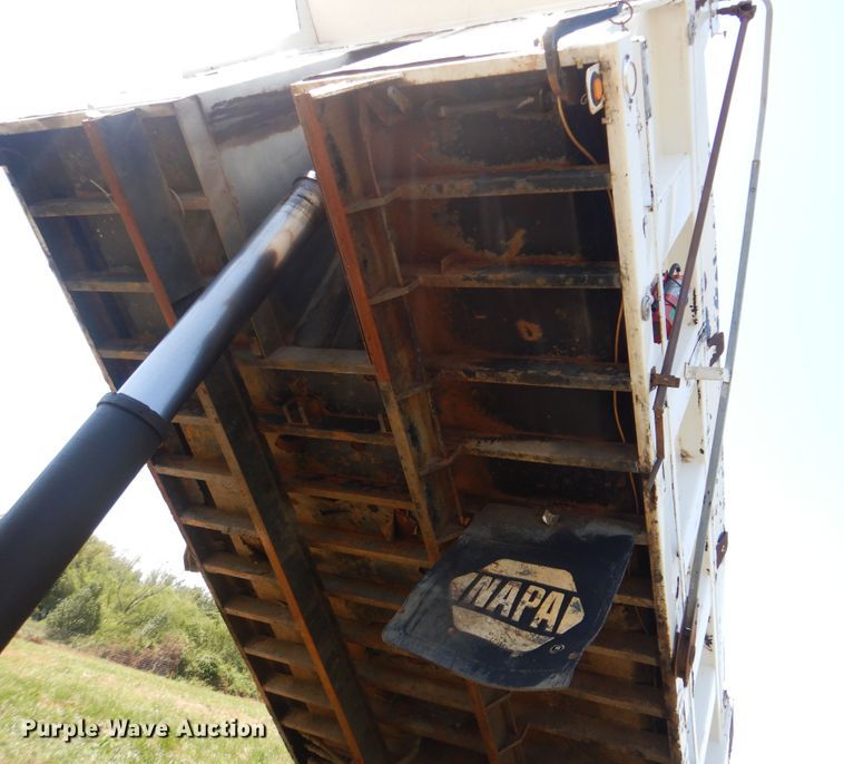 image for item GM9122 2007 Sterling L-Line  dump truck