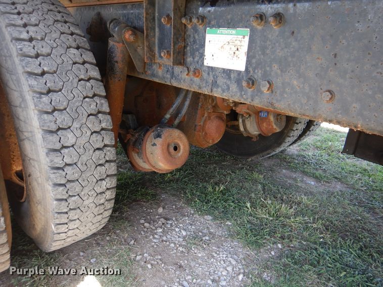 image for item GM9122 2007 Sterling L-Line  dump truck