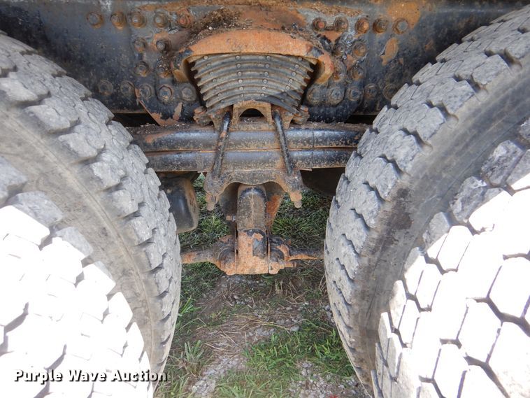 image for item GM9122 2007 Sterling L-Line  dump truck