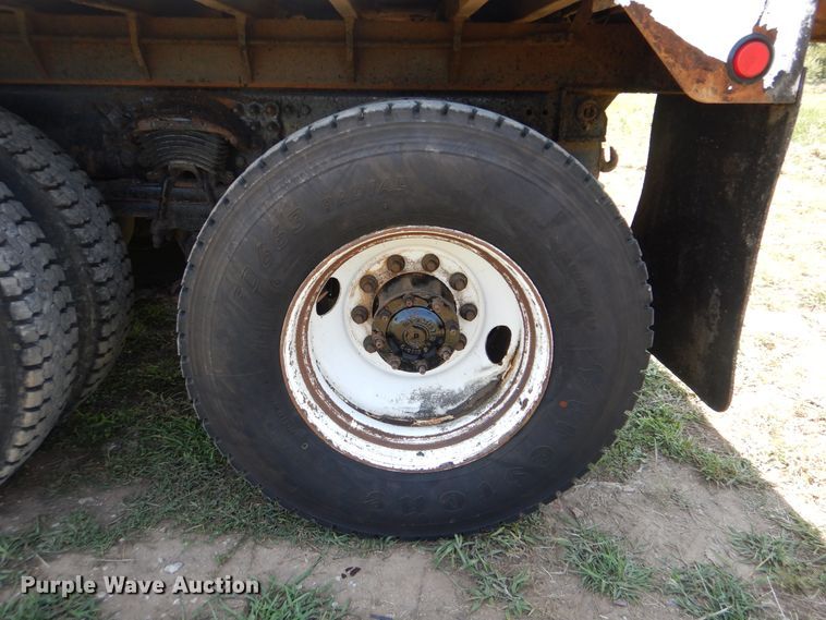 image for item GM9122 2007 Sterling L-Line  dump truck