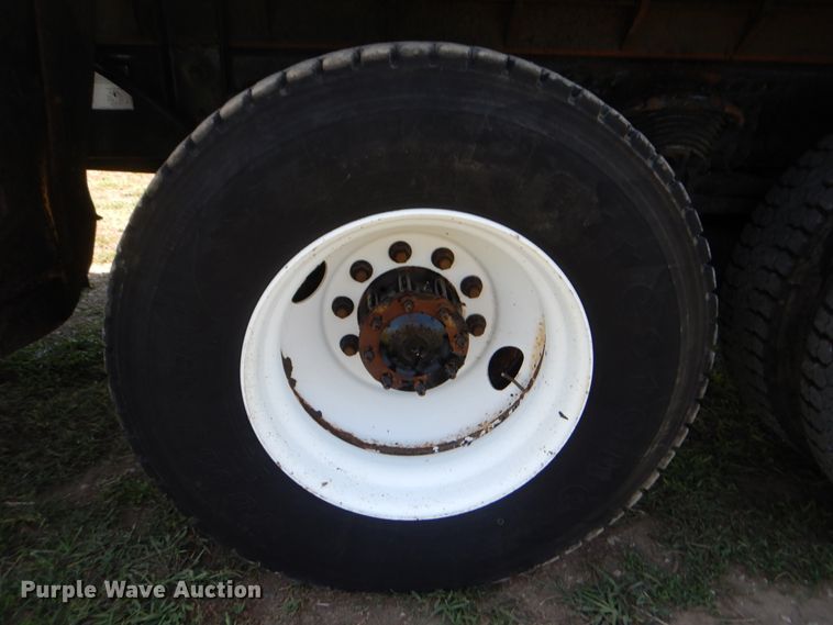 image for item GM9122 2007 Sterling L-Line  dump truck