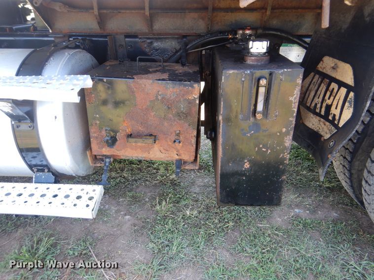 image for item GM9122 2007 Sterling L-Line  dump truck