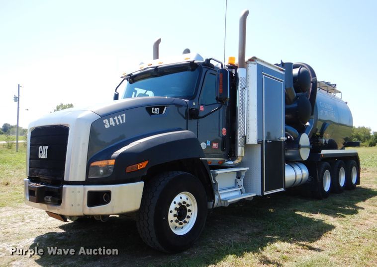 image for item GM9125 2014 Caterpillar CT660  vacuum truck