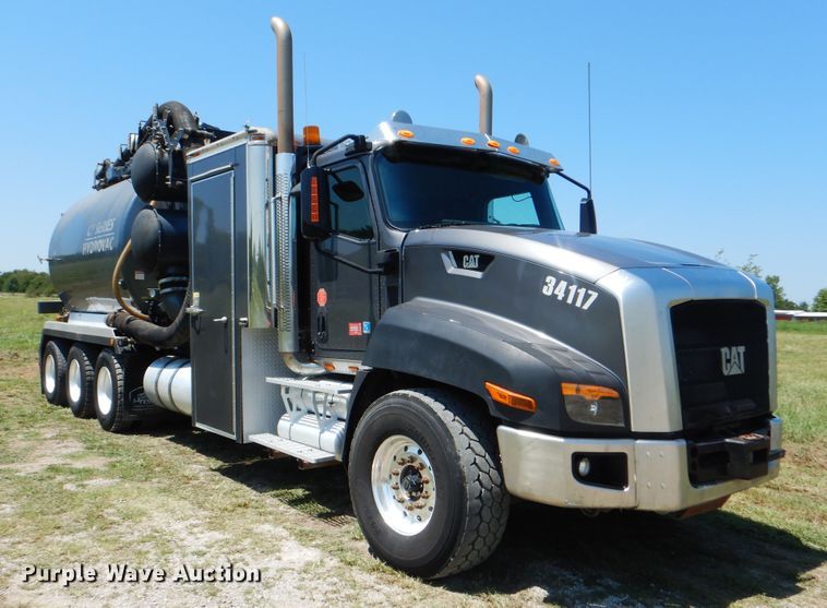 image for item GM9125 2014 Caterpillar CT660  vacuum truck
