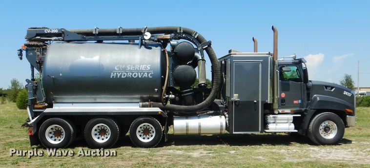 image for item GM9125 2014 Caterpillar CT660  vacuum truck