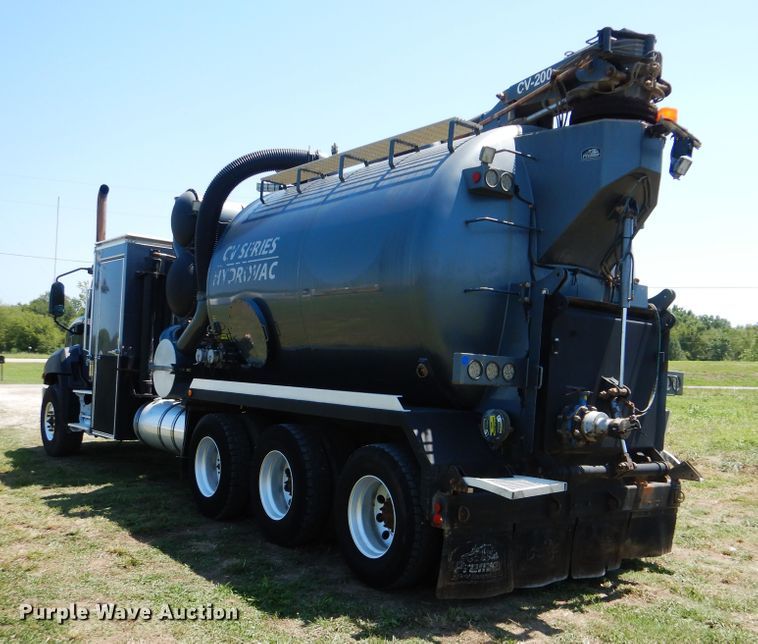 image for item GM9125 2014 Caterpillar CT660  vacuum truck