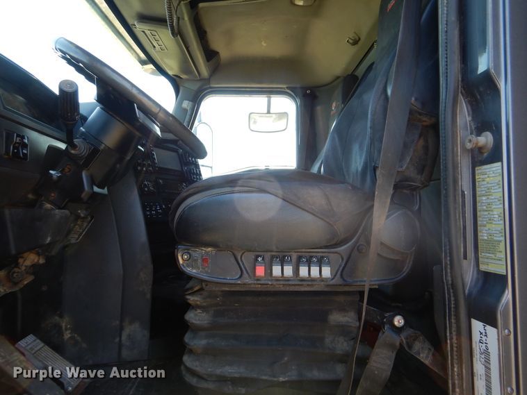 image for item GM9125 2014 Caterpillar CT660  vacuum truck