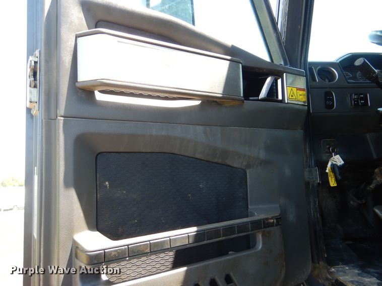 image for item GM9125 2014 Caterpillar CT660  vacuum truck