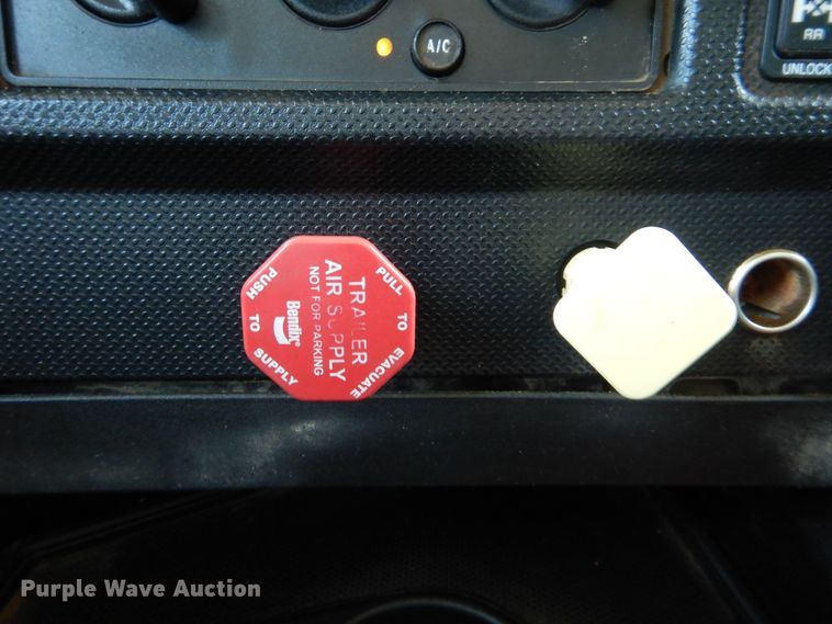 image for item GM9125 2014 Caterpillar CT660  vacuum truck