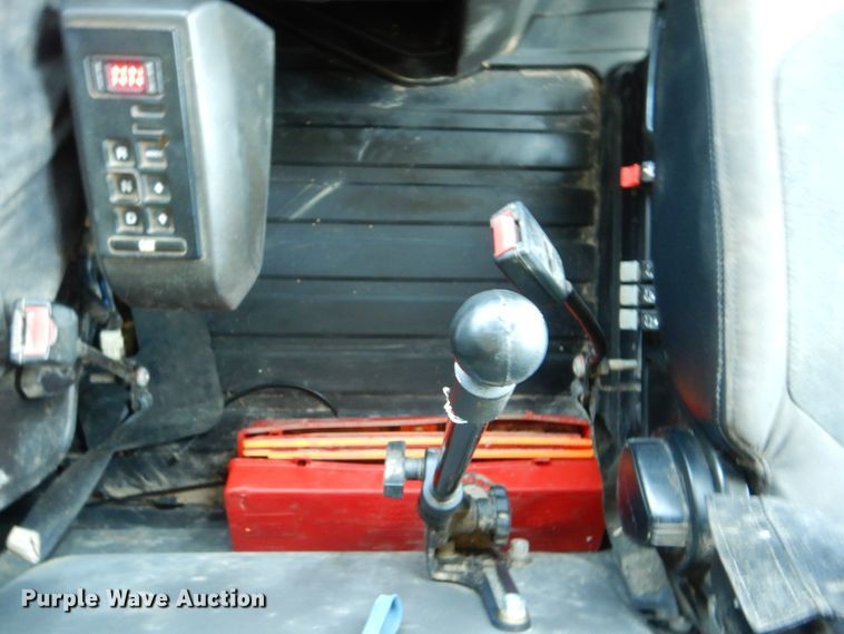 image for item GM9125 2014 Caterpillar CT660  vacuum truck