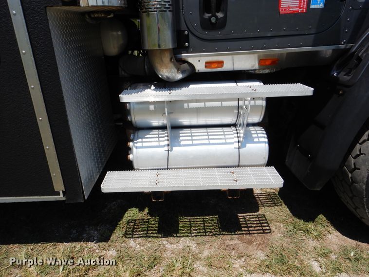 image for item GM9125 2014 Caterpillar CT660  vacuum truck