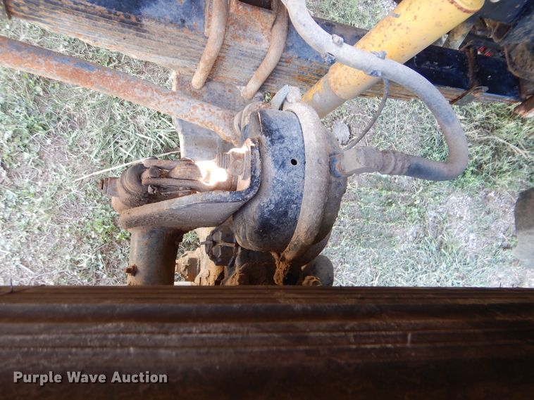 image for item GM9125 2014 Caterpillar CT660  vacuum truck