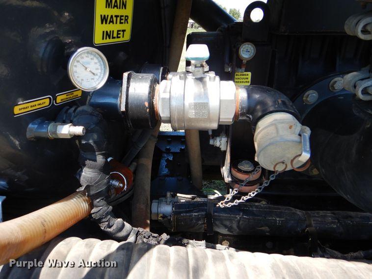 image for item GM9125 2014 Caterpillar CT660  vacuum truck