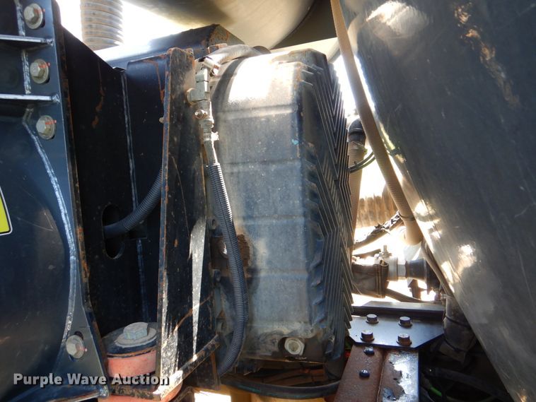 image for item GM9125 2014 Caterpillar CT660  vacuum truck