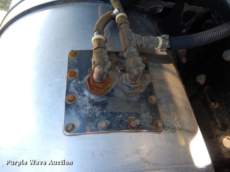 image for item GM9125 2014 Caterpillar CT660  vacuum truck