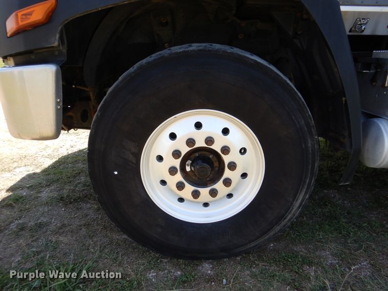 image for item GM9125 2014 Caterpillar CT660  vacuum truck