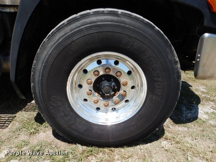 image for item GM9125 2014 Caterpillar CT660  vacuum truck