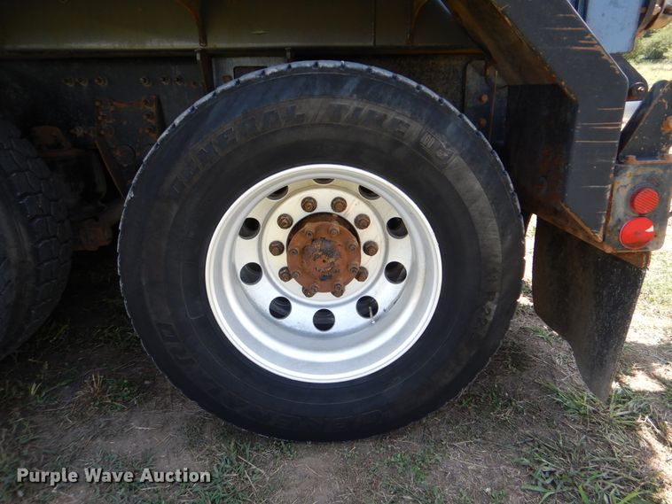 image for item GM9125 2014 Caterpillar CT660  vacuum truck