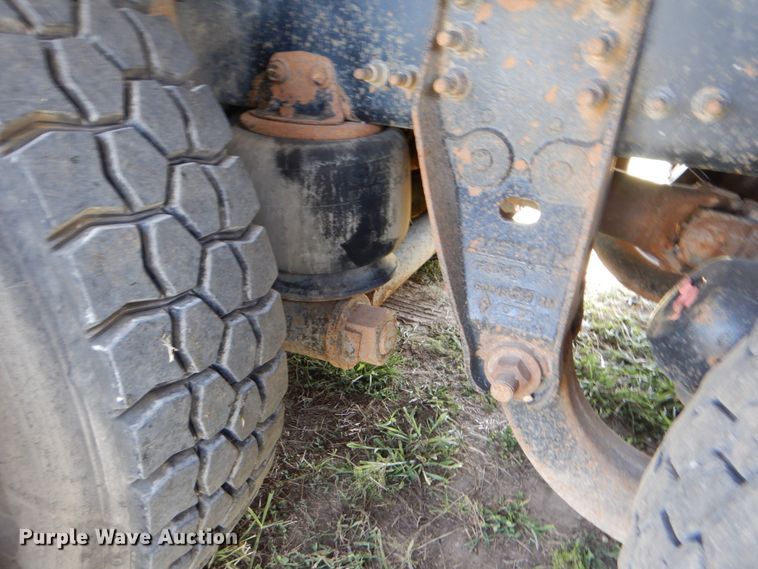 image for item GM9125 2014 Caterpillar CT660  vacuum truck