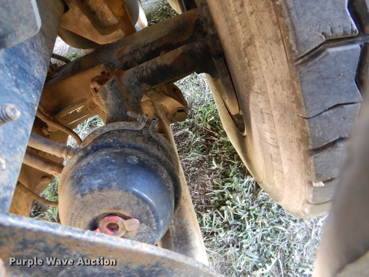 image for item GM9125 2014 Caterpillar CT660  vacuum truck